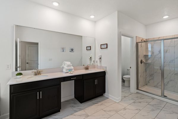Master King Bathroom 2 Upstairs
Shower
