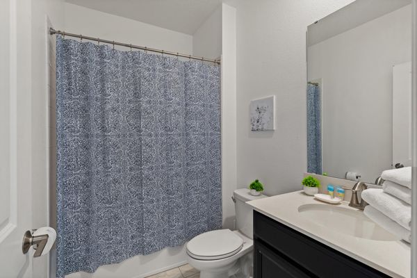 Hall Bathroom 4 Upstairs Tub/Shower Combo