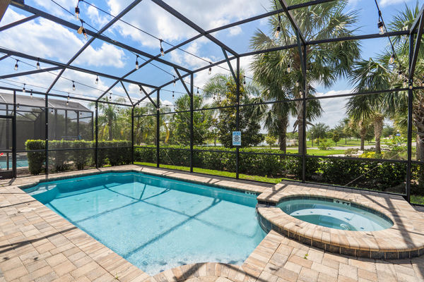 Pool / Spa Faces South