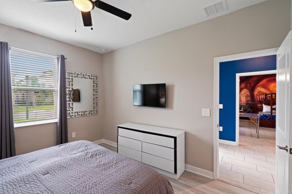 King Bedroom 2 40" Roku TV