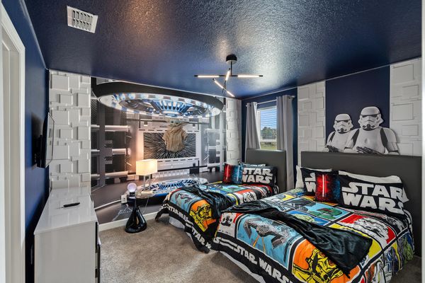 Twin/Double Bedroom 8 Upstairs Shared Bathroom Star Wars Theme