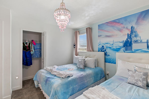 Two Doubles Bedroom 7 Frozen Theme