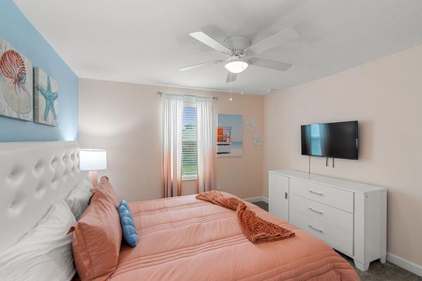 King Bedroom 4 Upstairs 40" Roku TV