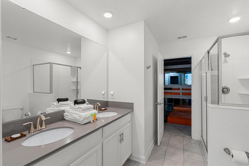 Jack N Jill Bathroom 5 Upstairs Shower (Beds 5 & 6)