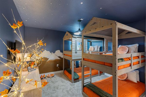 Two Twin/Twin Bunks Bedroom 6 Upstairs Shared Bathroom
32" Roku TV