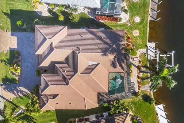 Gorgeous 4 bedroom, 3 bathroom waterfront home with private pool in Punta Gorda, FL