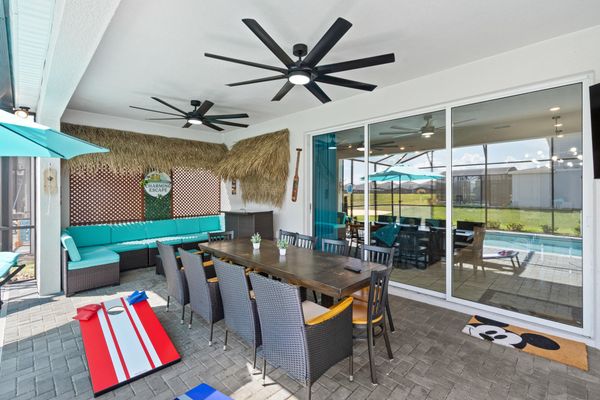 Patio Seating / Dining