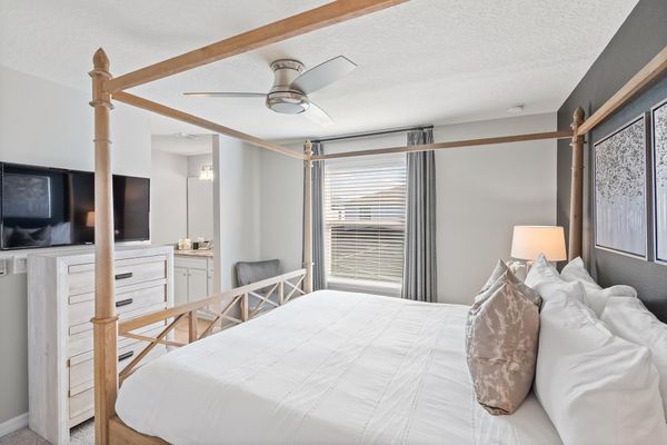 King Bedroom 6 Upstairs Shared Bathroom 43" Roku TV