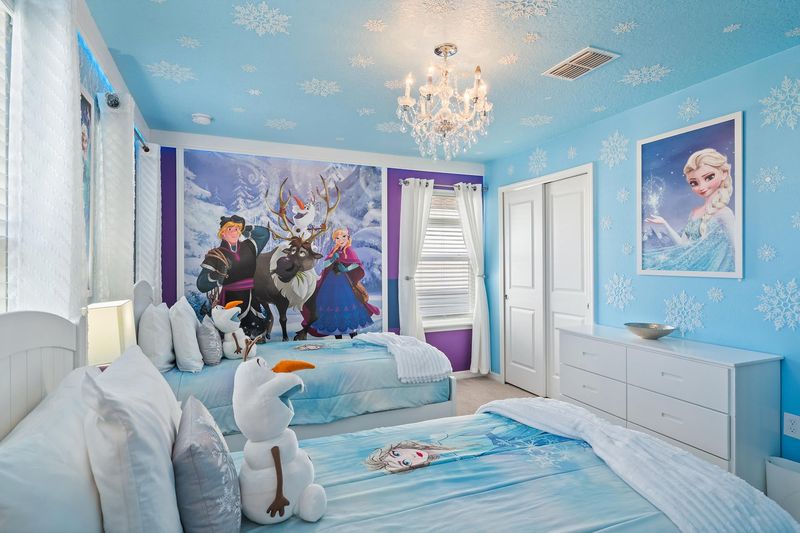 Two Twins Suite Bedroom  2 Upstairs Attached Bathroom 43" Roku TV
Frozen Theme