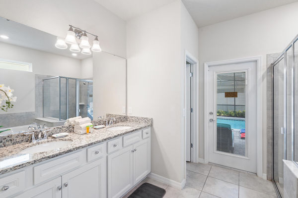 Master King Bathroom 1 Downstairs Tub & Shower Door To Pool