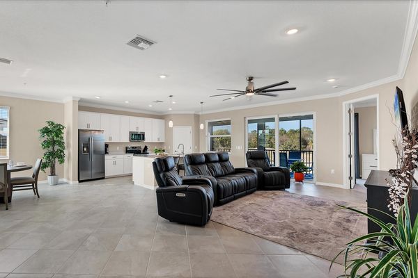 Beautiful, bright, open living space