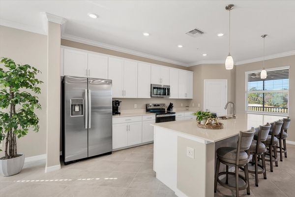 Gorgeous, fully-equipped kitchen with all new appliances and large kitchen island that seats 4