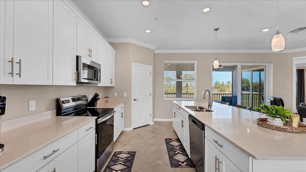 Gorgeous, fully-equipped kitchen with all new appliances and large kitchen island that seats 4