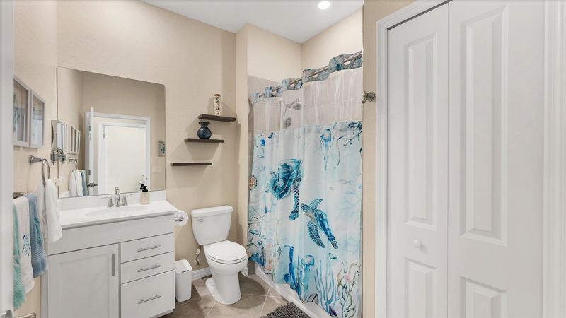Shared Guest Bathroom