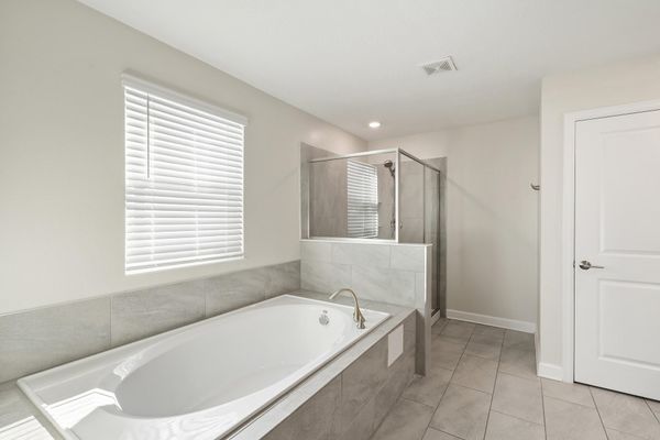 Master King Bathroom 1 Upstairs Tub & Shower