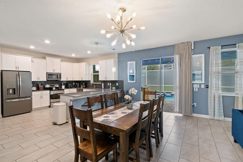 Kitchen/ Dining Room