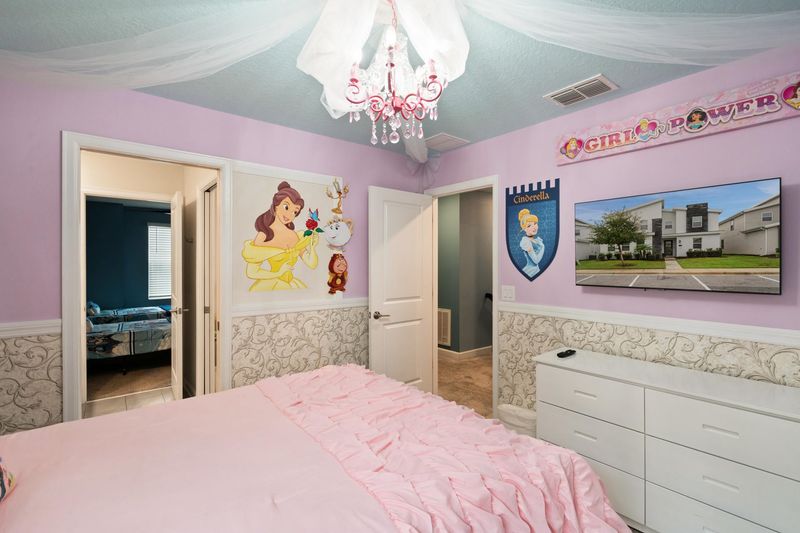 Queen Bedroom 4 Upstairs 
43" Smart TV
Princess Theme