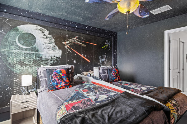 Two Twins Bedroom 8 Upstairs Shared Bathroom 40" Roku TV Star Wars Theme