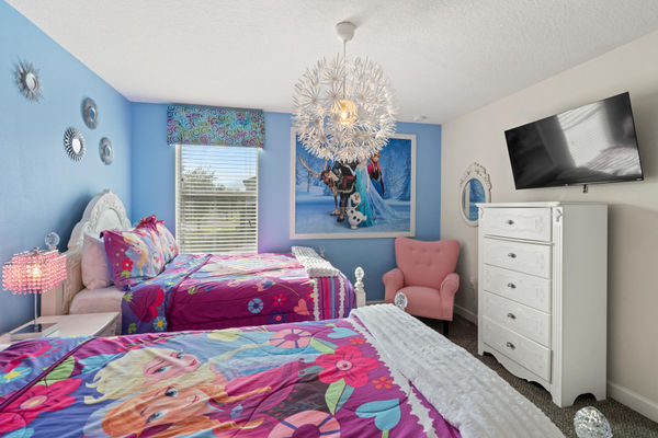 Twin/Double Bedroom 6 Upstairs Shared Bathroom 43" Roku TV Frozen Theme