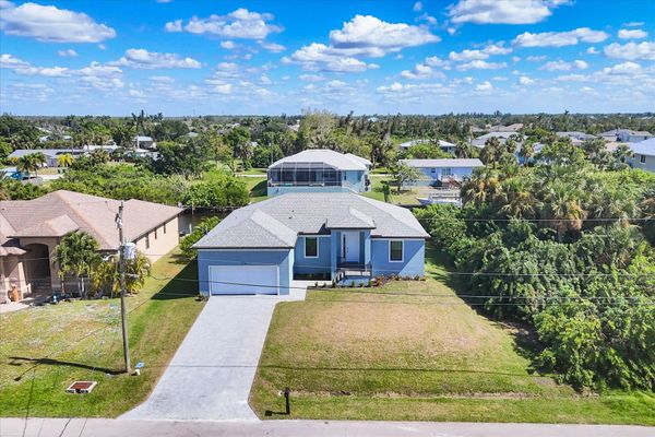 Brand new 4bedroom, 2 bathroom private pool waterfront home in Punta Gorda, FL