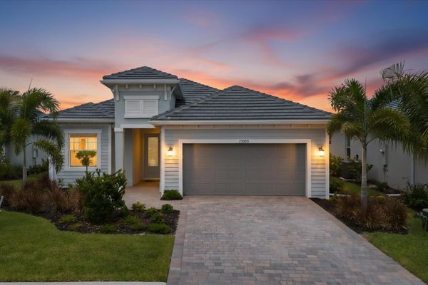 Beautiful 4 bedroom, 2 bathroom private pool home in Heritage Landing Golf Resort in Punta Gorda