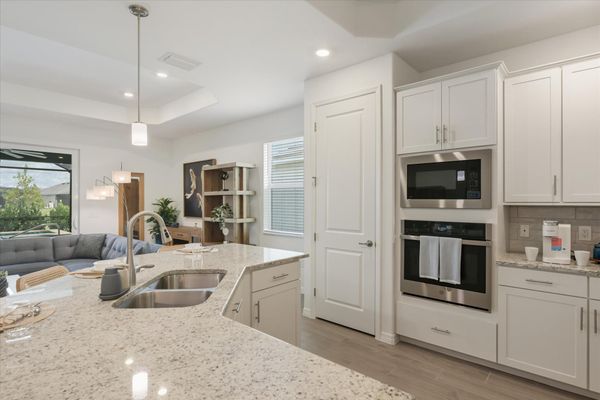 Bright, open, fully-equipped kitchen