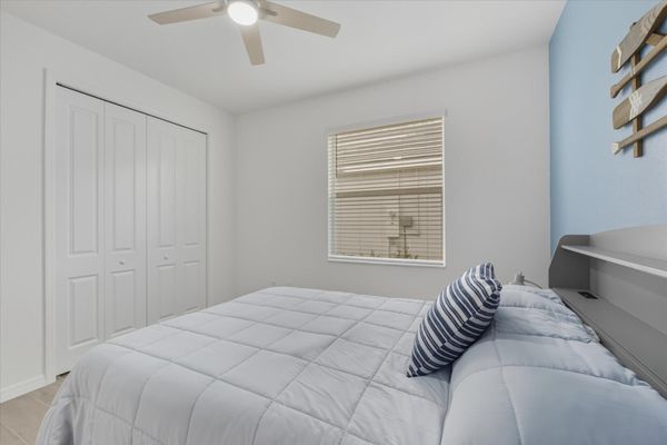 Guest bedroom 2 with double bed