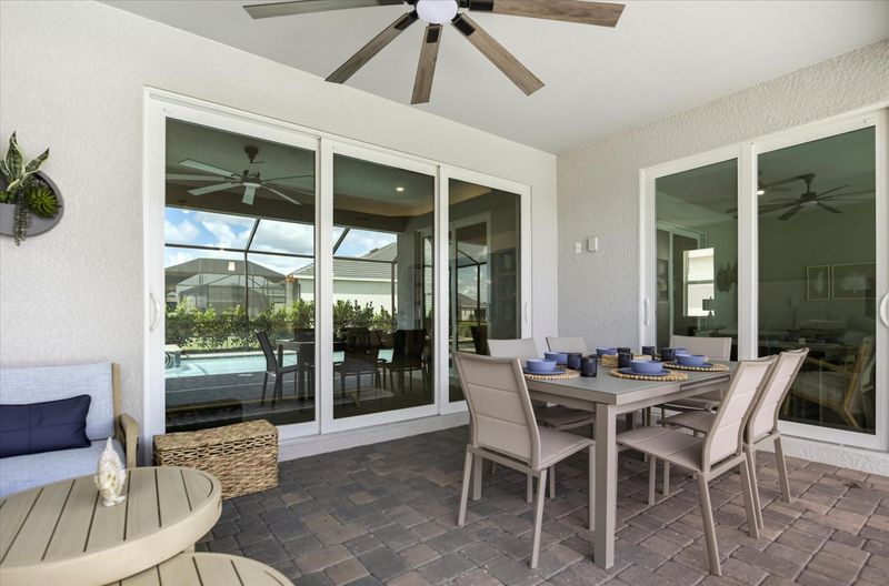 Large lanai overlooking the sparkling pool & spa