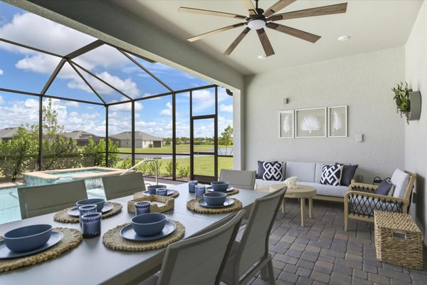 Large lanai overlooking the sparkling pool & spa