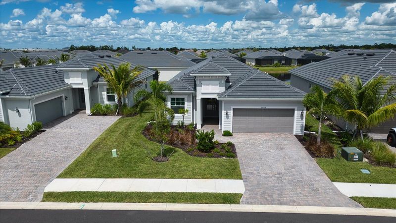 Beautiful 4 bedroom, 2 bathroom private pool home in Heritage Landing Golf Resort in Punta Gorda