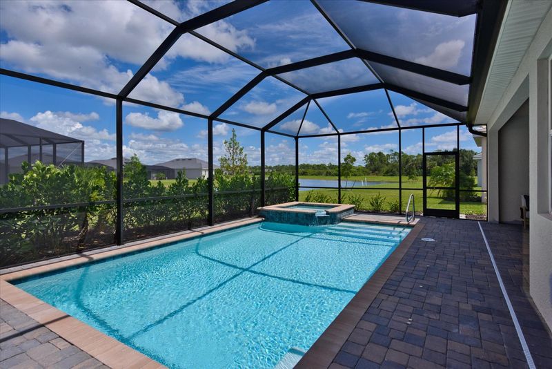 Private pool & spa. Pool measures 25' x 15' x 6'D