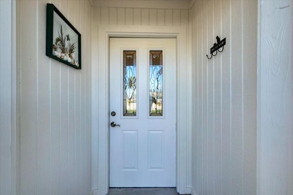 Quaint 2 bedroom, 2 bathroom waterfront home with private hot tub on Lemon Bay in Englewood, FL