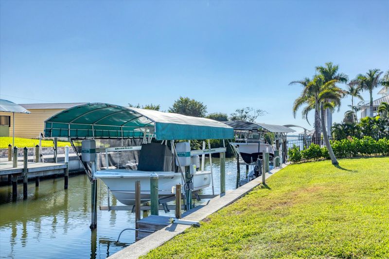 Boat Dock and Boat Lift (max boat weight 5000 lbs)