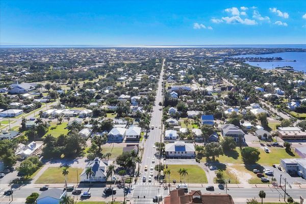 Quaint 2 bedroom, 2 bathroom home in historic Punta Gorda, FL