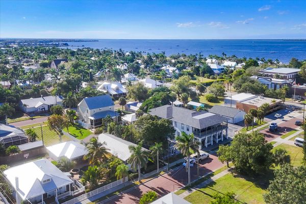 Quaint 2 bedroom, 2 bathroom home in historic Punta Gorda, FL