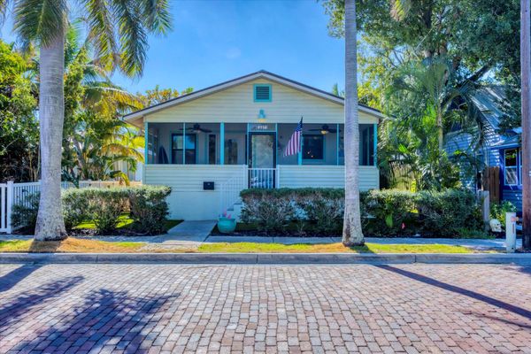 Quaint 2 bedroom, 2 bathroom home in historic Punta Gorda, FL