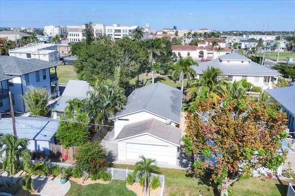 Quaint 2 bedroom, 2 bathroom home in historic Punta Gorda, FL