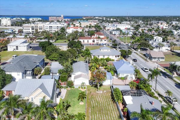 Quaint 2 bedroom, 2 bathroom home in historic Punta Gorda, FL