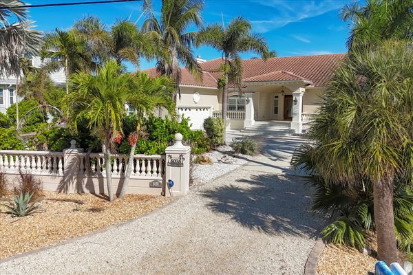 Stunning 5/4 waterfront home with private pool and beach access on Manasota Key island in Englewood, FL