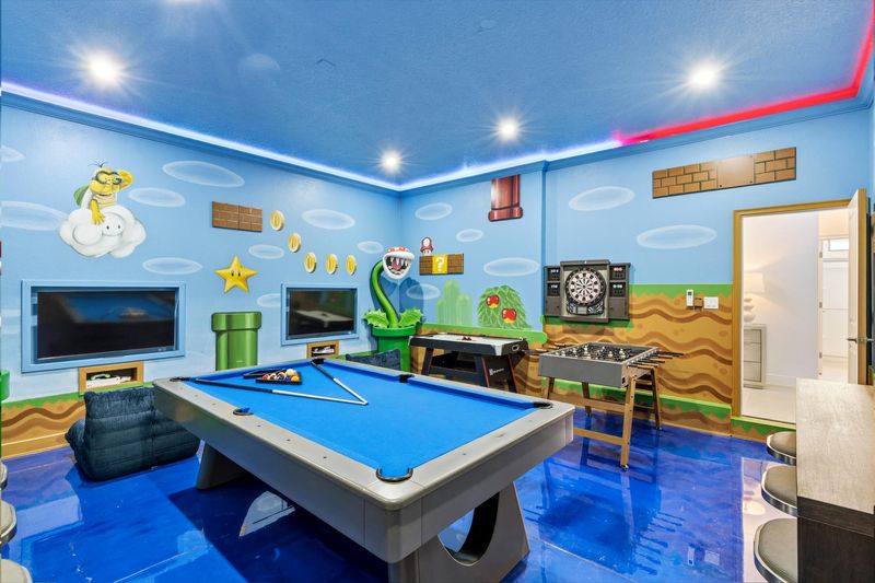 Game Room 2/50" Smart TVS, PS5, XBOX S
Pool Table, Air Hockey, Foosball - Mario Theme