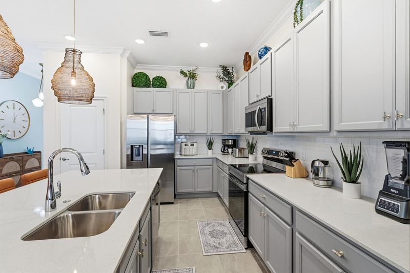 Kitchen 2/Refrigerators, 2/dishwashers