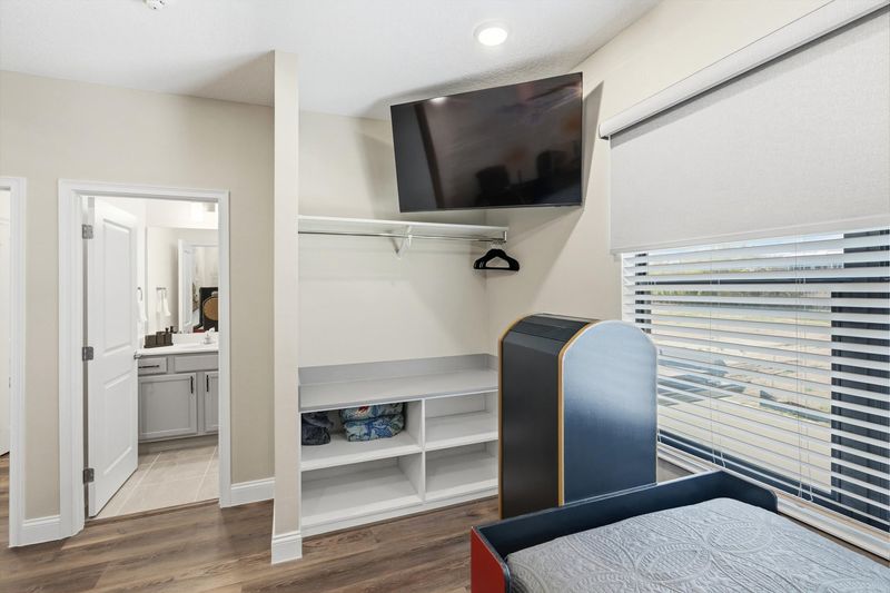 Two Twins Suite Bedroom 6 Upstairs Attached Bathroom
55" Smart TV - Harry Potter Theme
