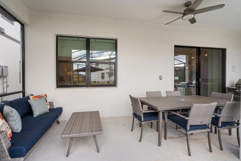 Patio Dining / Seating