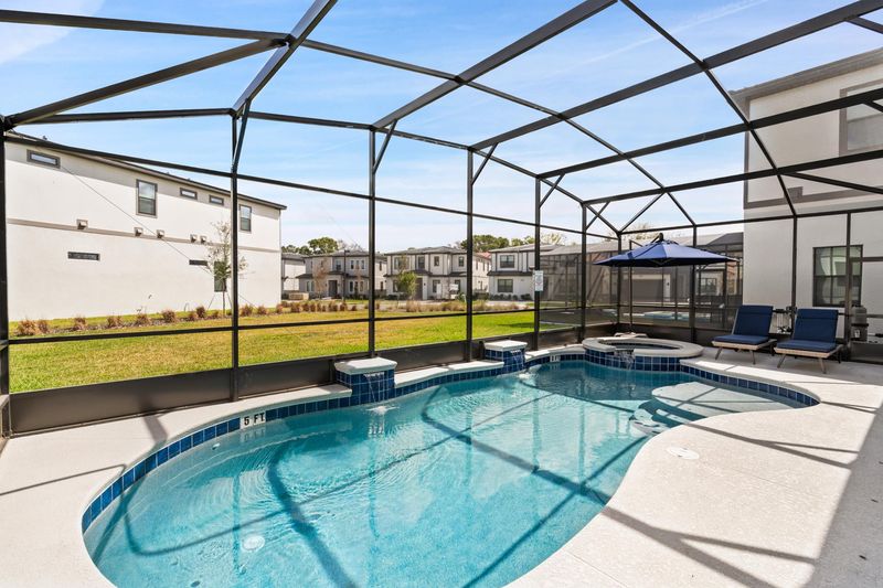Pool / Spa Faces South East