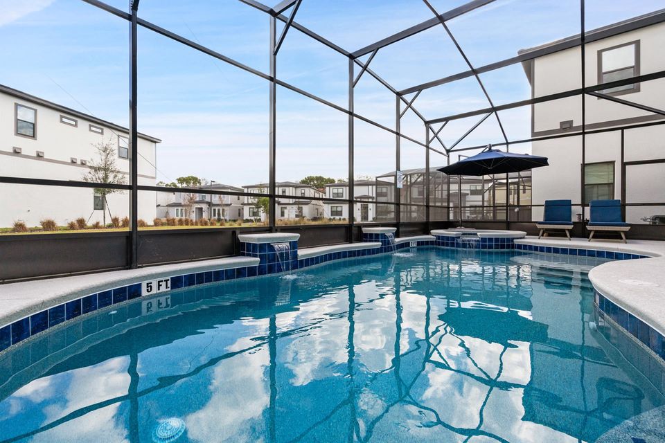 Pool / Spa Faces South East