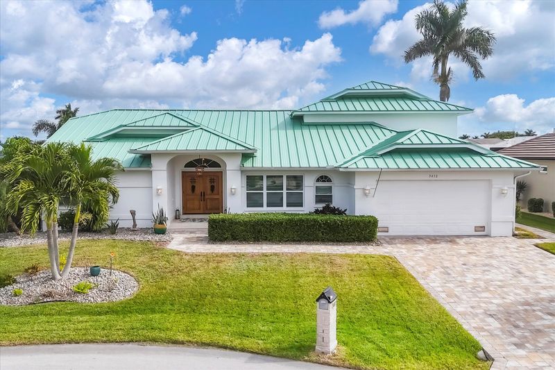 Beautiful, spacious, waterfront home with private pool in Punta Gorda