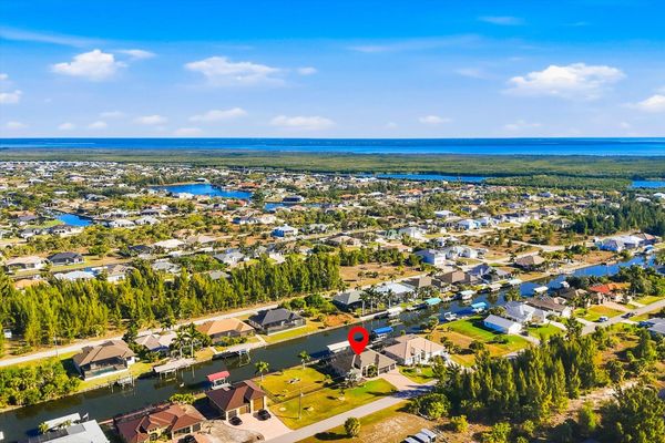 Gorgeous 3 bedroom, 2 bathroom waterfront home with private pool in South Gulf Cove