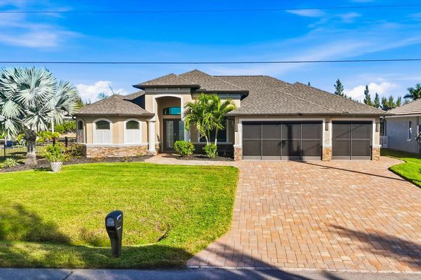 Gorgeous 3 bedroom, 2 bathroom waterfront home with private pool in South Gulf Cove