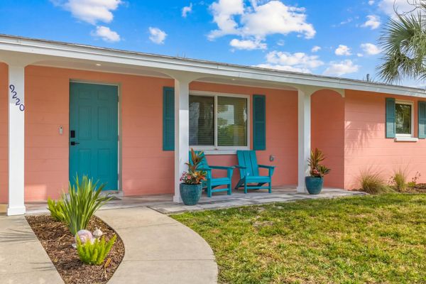Newly renovated 2 bedroom, 2 bathroom waterfront home with private hot tub in Englewood, FL