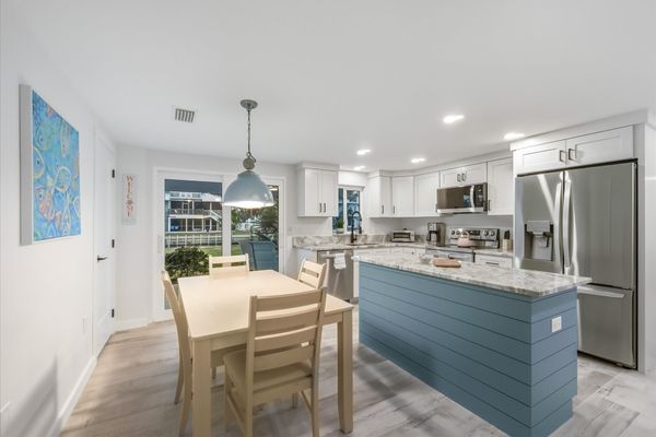 Kitchen / Dining Area